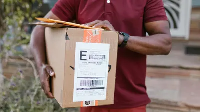 Paquetes listos para envío internacional desde Colombia hacia Ecuador